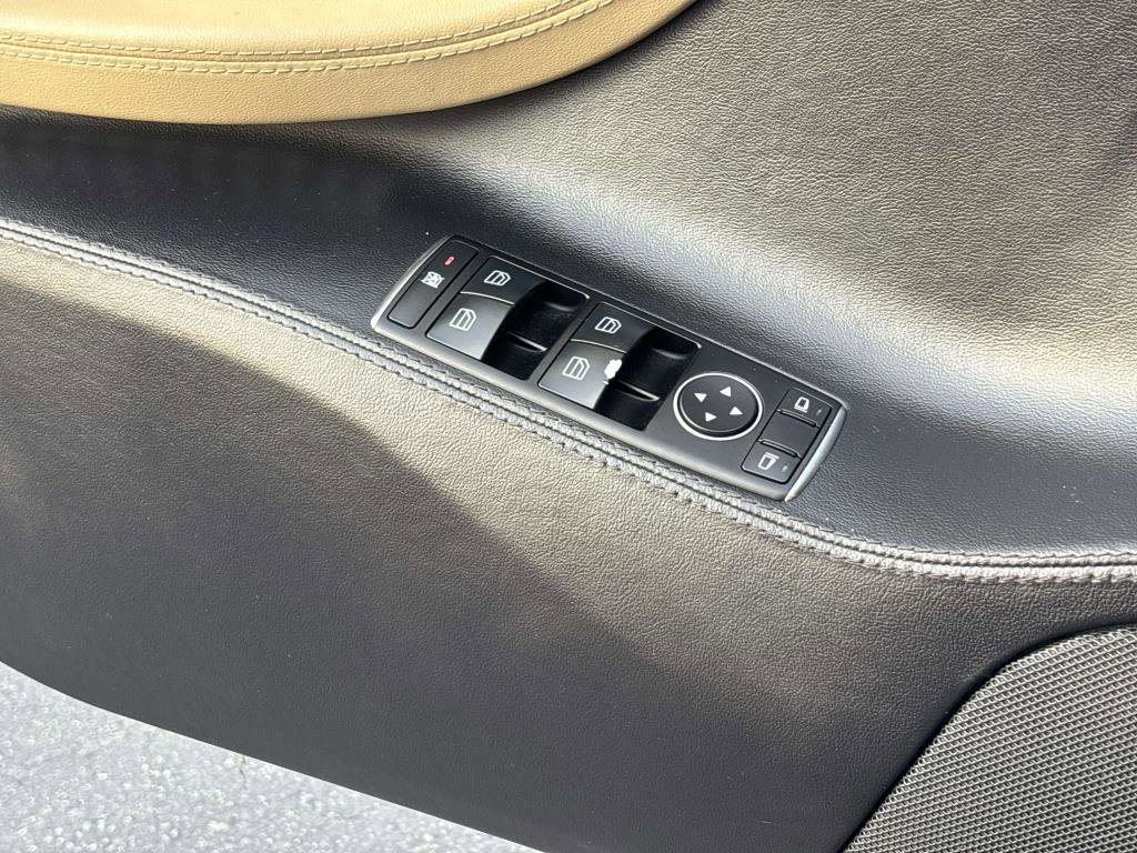 Used 2013 Tesla Model S image 16