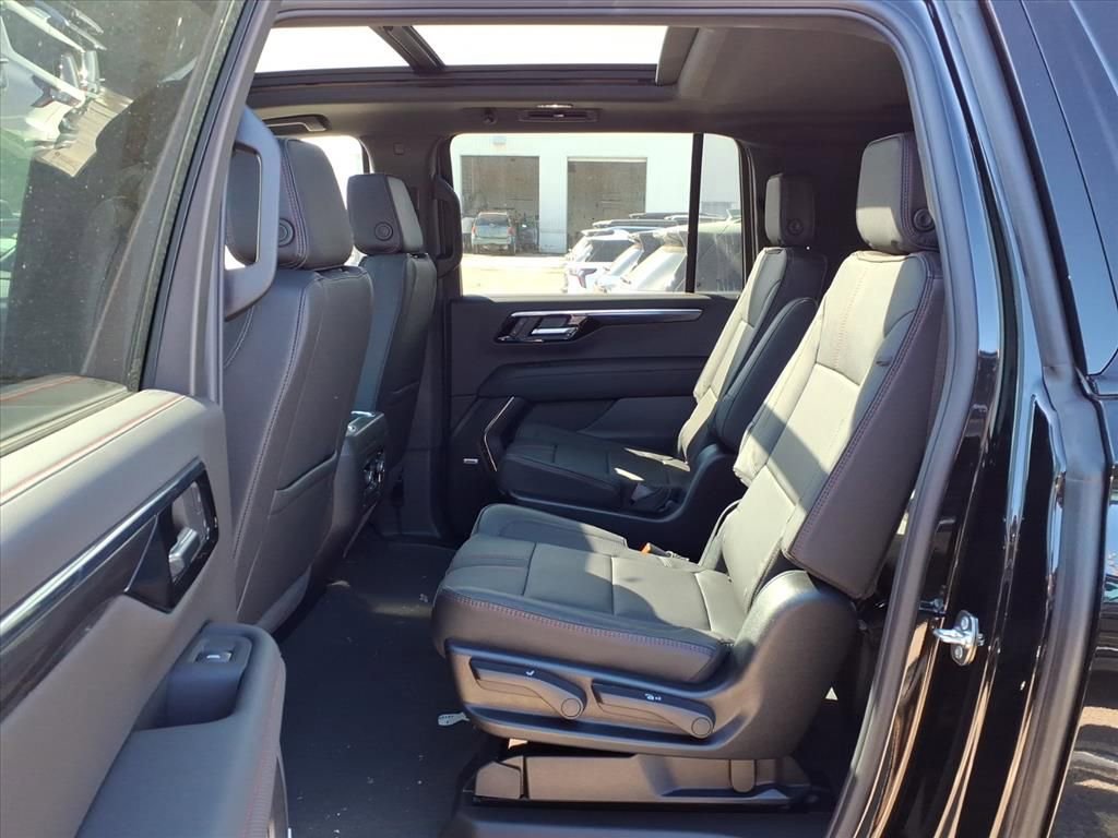 New 2026 Chevrolet Suburban RST image 9