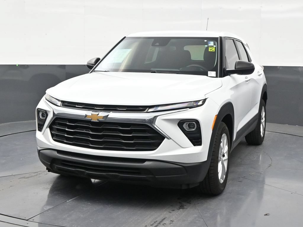 Used 2025 Chevrolet TrailBlazer LS FWD image 8