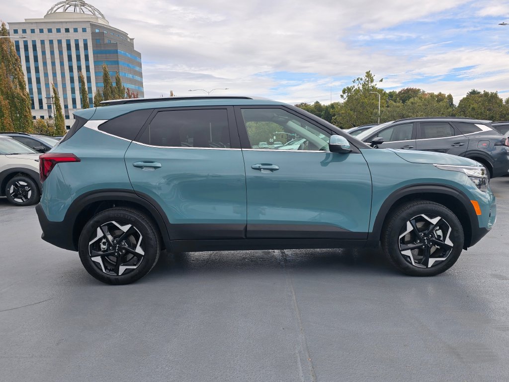 Certified 2026 Kia Seltos EX AWD/4WD image 3