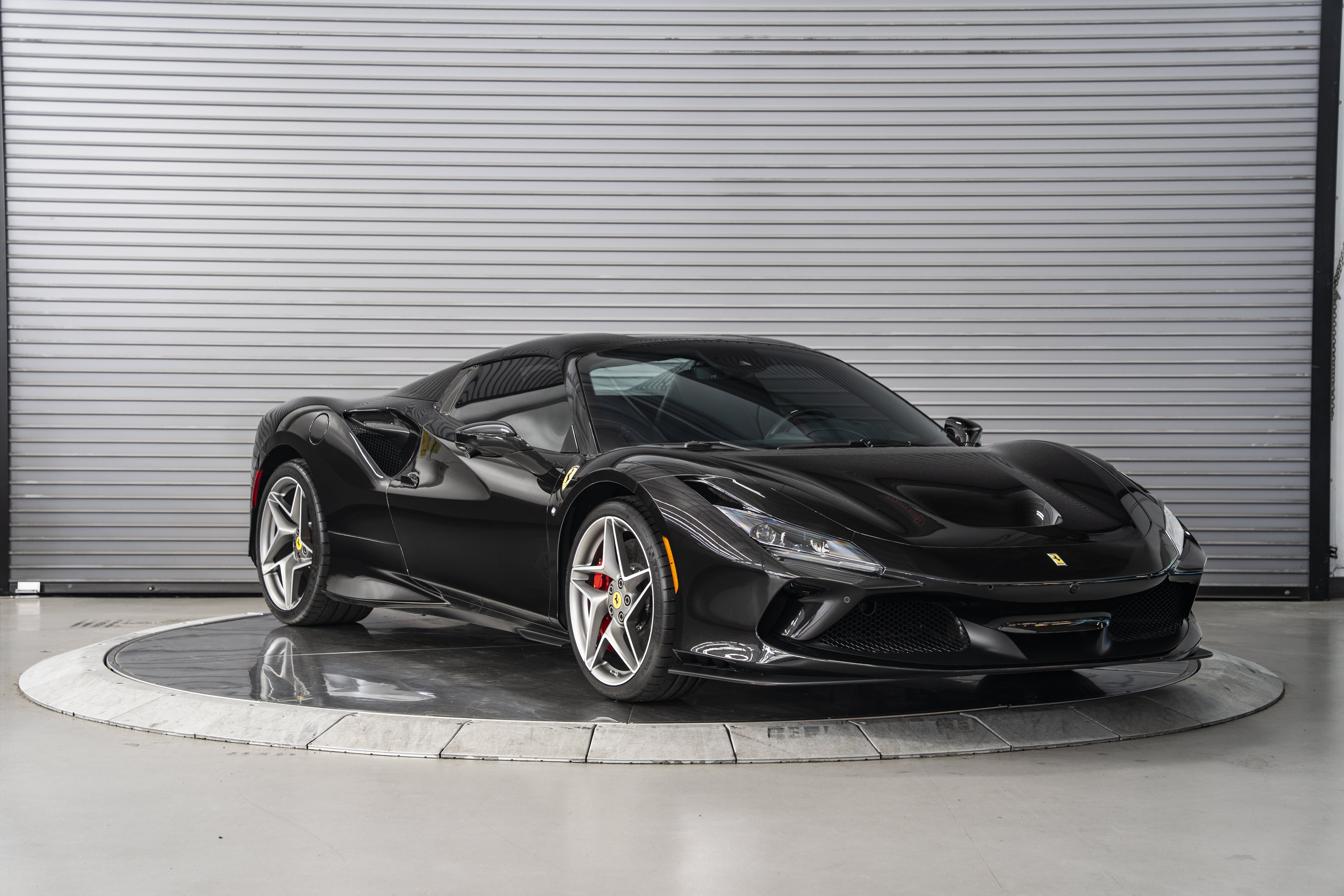 Used 2022 Ferrari F8 Tributo RWD image 9