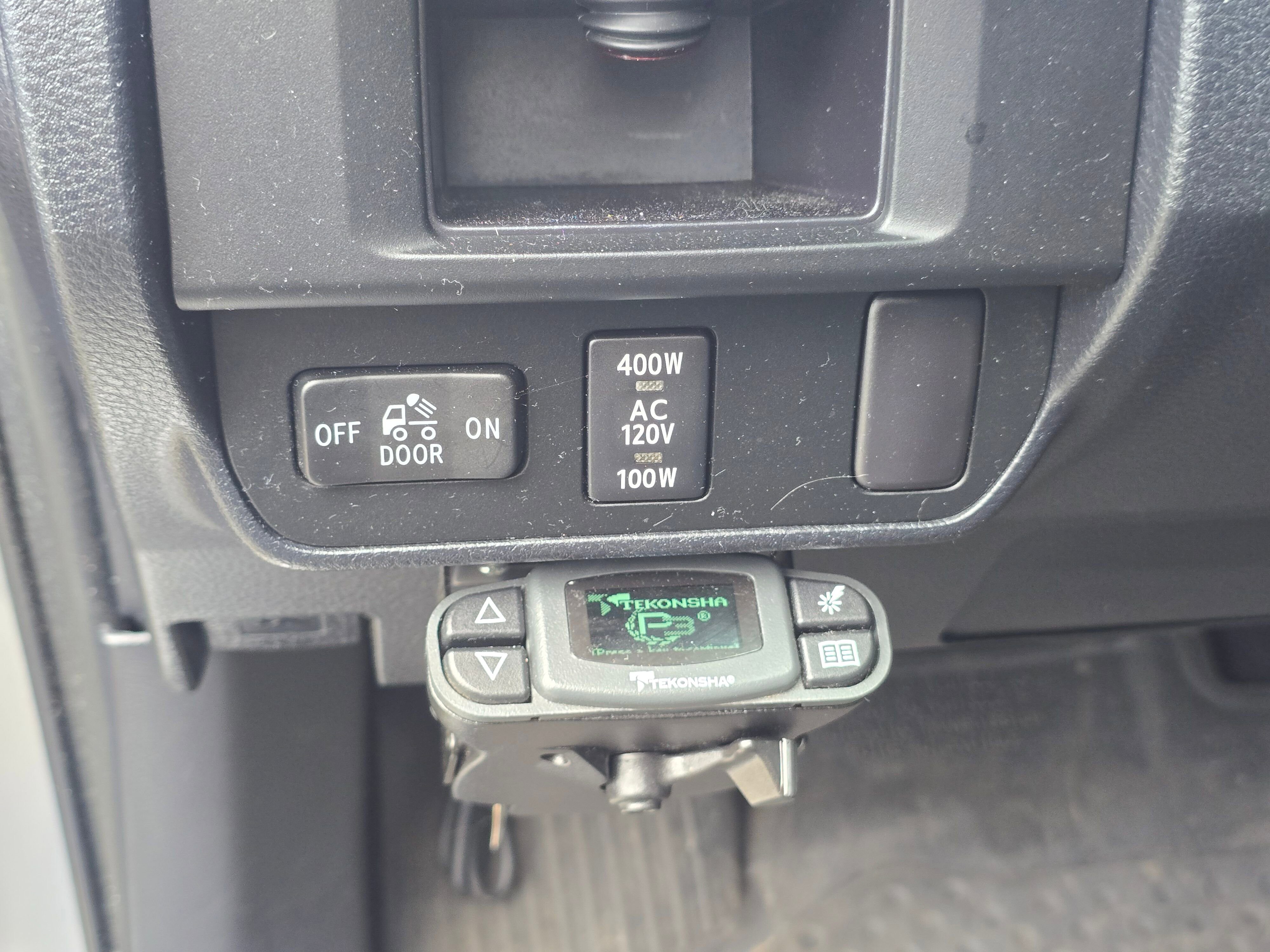 Used 2016 Toyota Tacoma TRD Sport w/ Premium & Technology Package AWD/4WD image 25