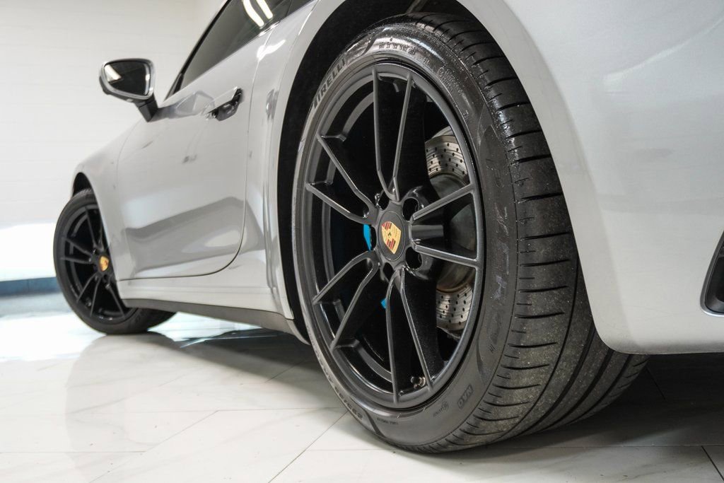 Used 2024 Porsche 911 Carrera RWD image 10