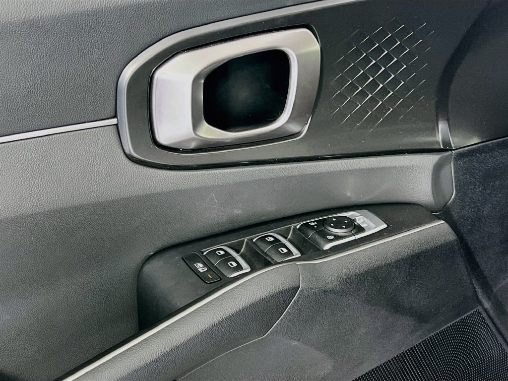 Certified 2025 Kia Sorento LX FWD image 18