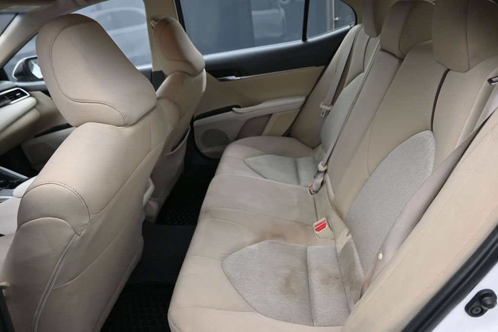 Used 2018 Toyota Camry LE FWD image 12