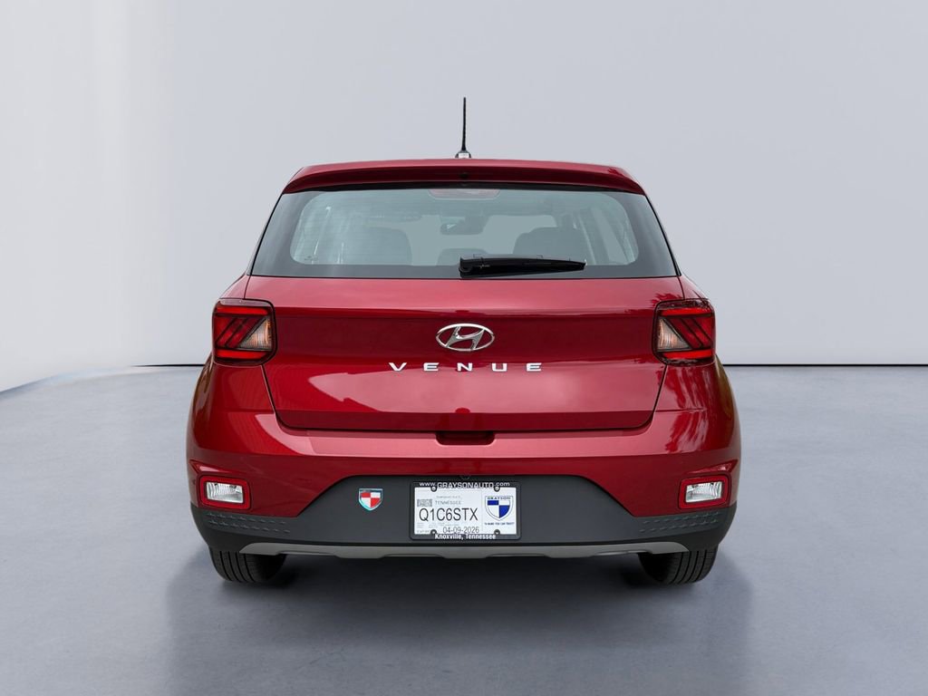 Used 2026 Hyundai Venue SE FWD image 4