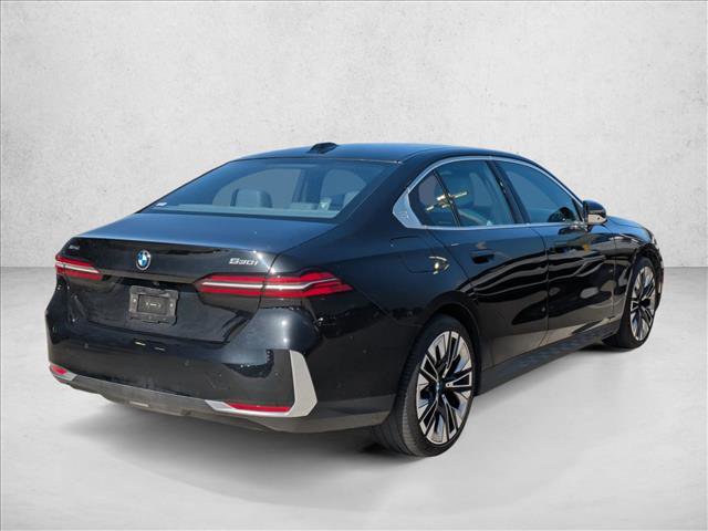 Used 2024 BMW 530i xDrive w/ Premium Package AWD/4WD image 5