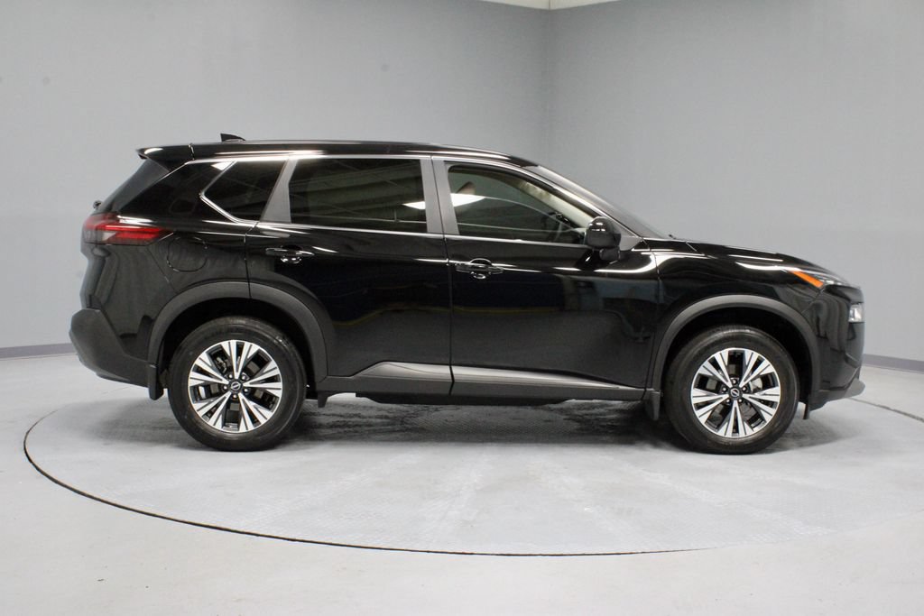 Used 2023 Nissan Rogue SV FWD image 5