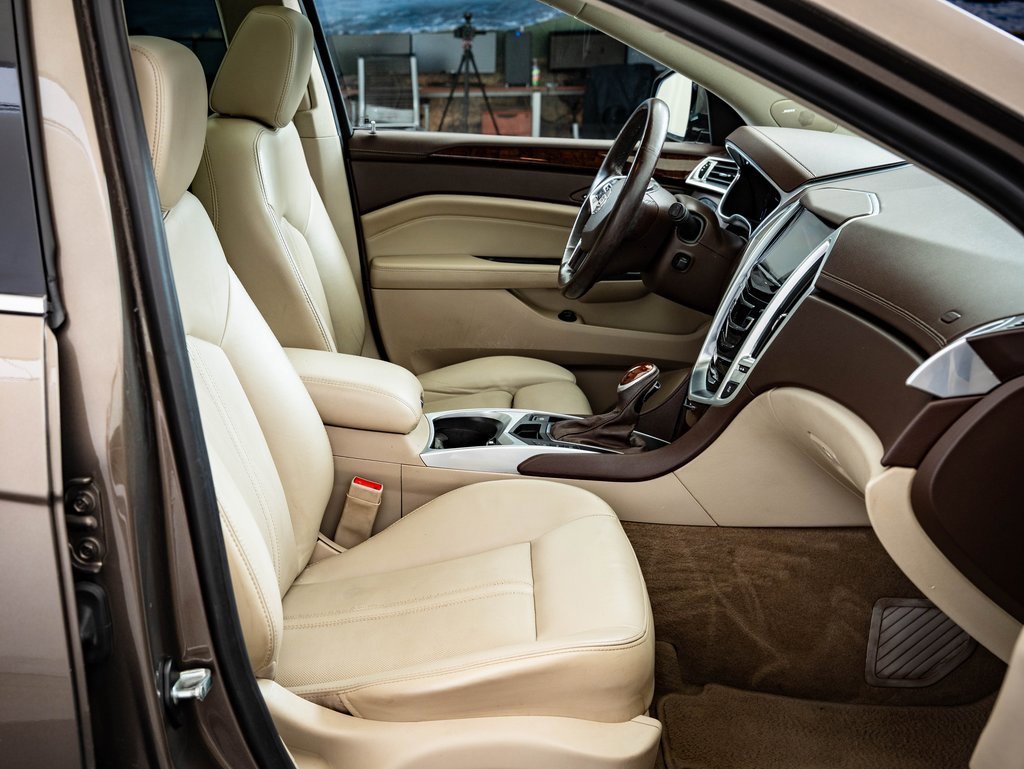 Used 2014 Cadillac SRX Performance w/ Driver Awareness Package image 23