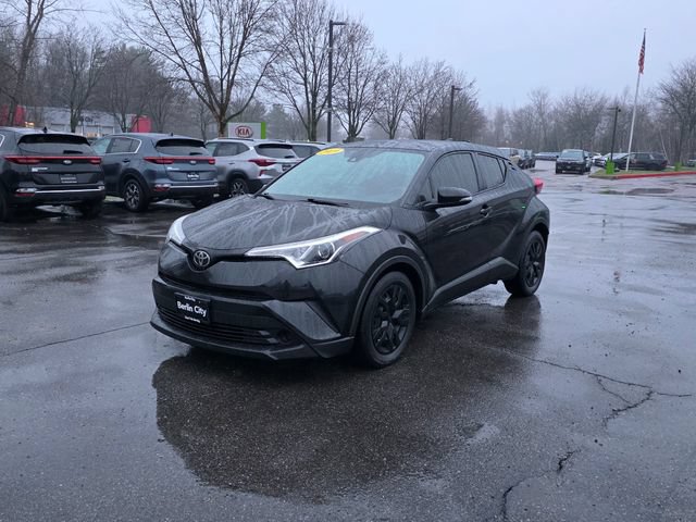 Used 2019 Toyota C-HR LE FWD image 4