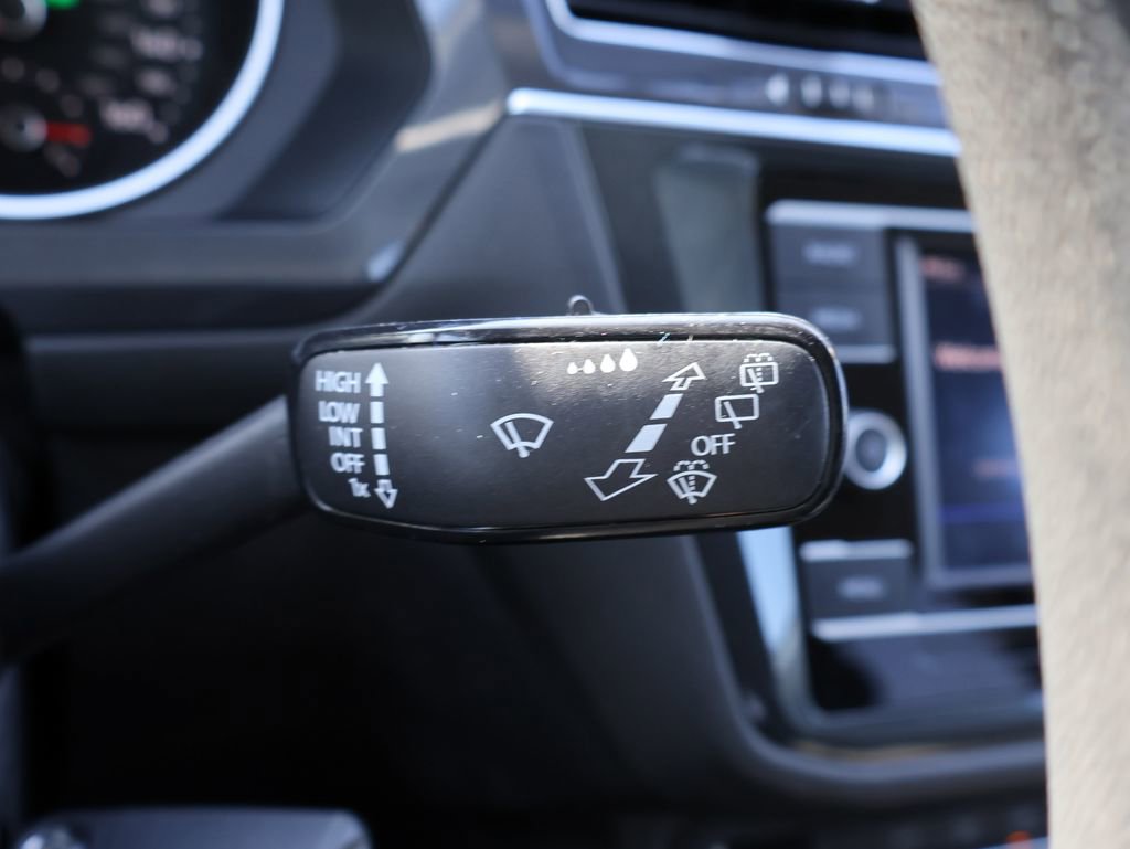 Used 2020 Volkswagen Tiguan S image 37