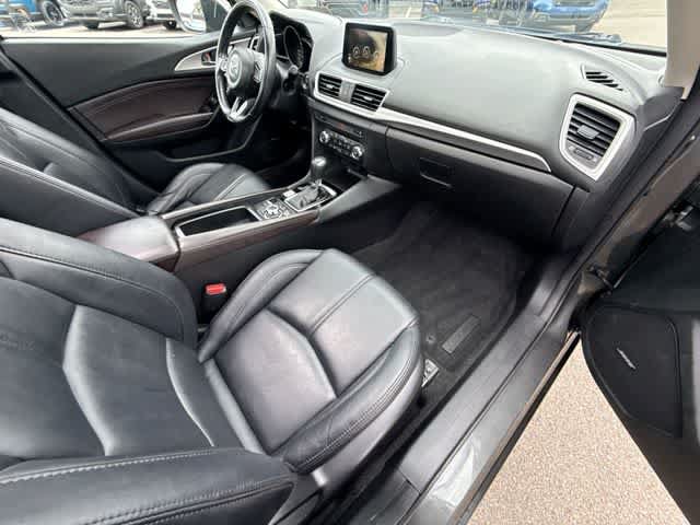 Used 2017 MAZDA MAZDA3 Touring w/ Popular Equipment Package FWD image 19