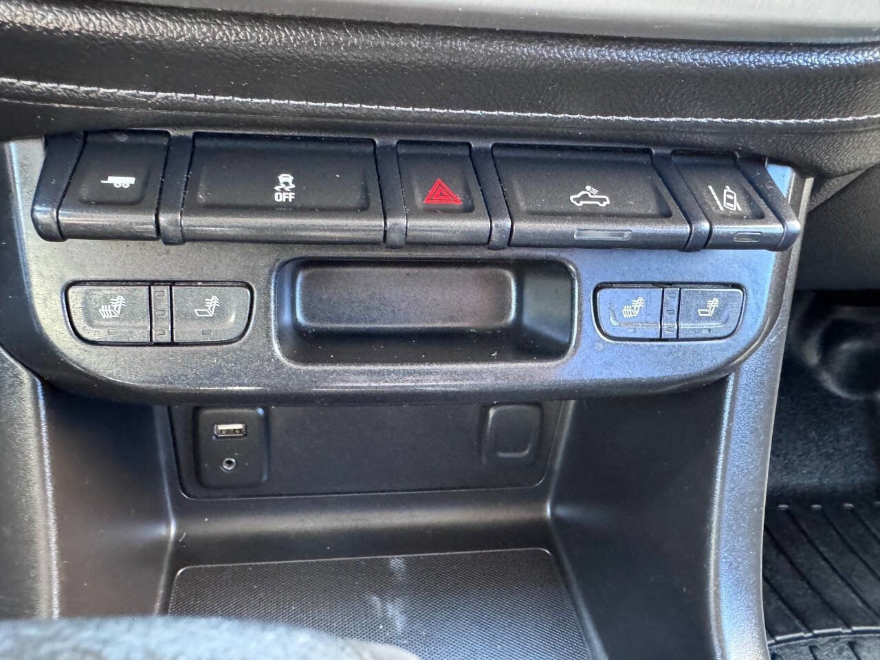 Used 2015 GMC Canyon SLT w/ Driver Alert Package image 27