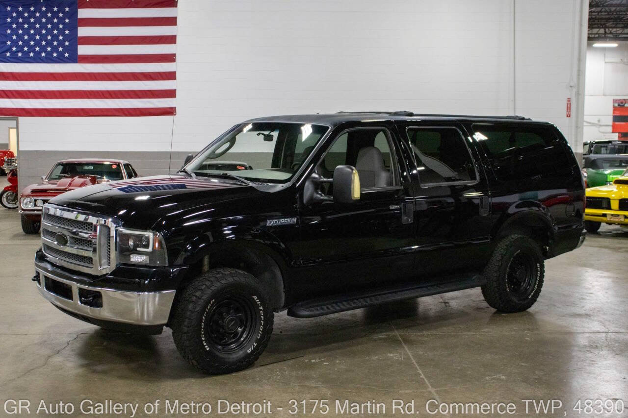 Used 2005 Ford Excursion XLT AWD/4WD video 1