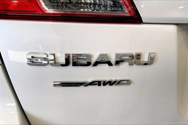 Used 2014 Subaru Outback 2.5i Limited w/ Moonroof Package AWD/4WD image 8
