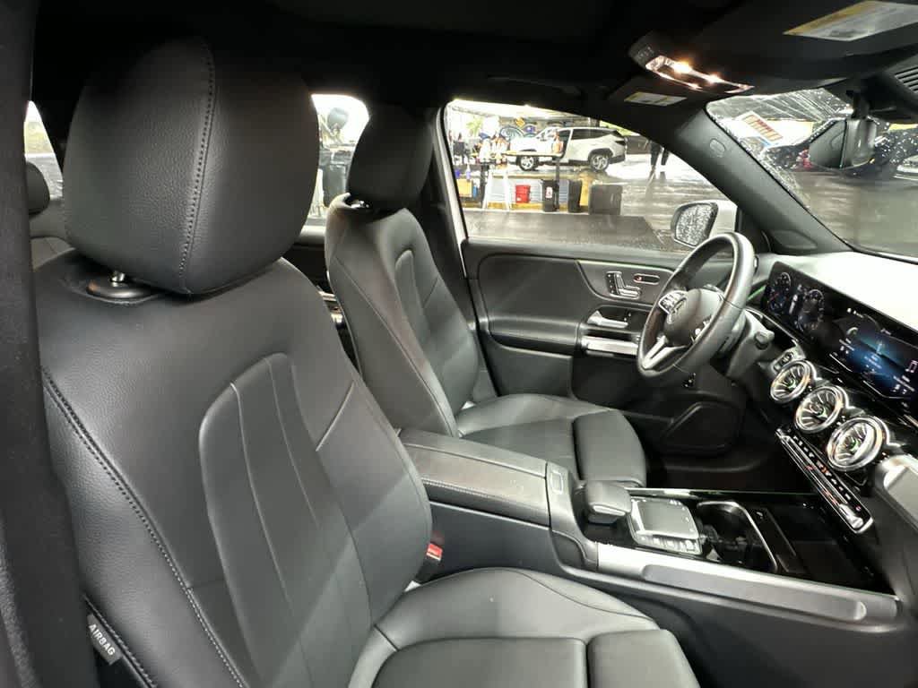 Used 2023 Mercedes-Benz GLB 250 image 27