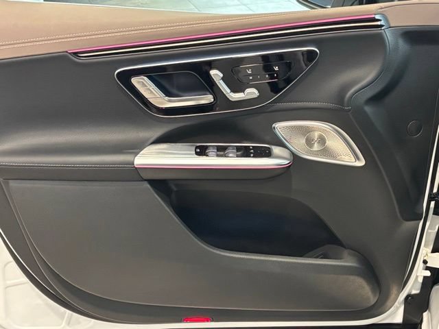 New 2026 Mercedes-Benz EQE 320 4MATIC SUV image 16