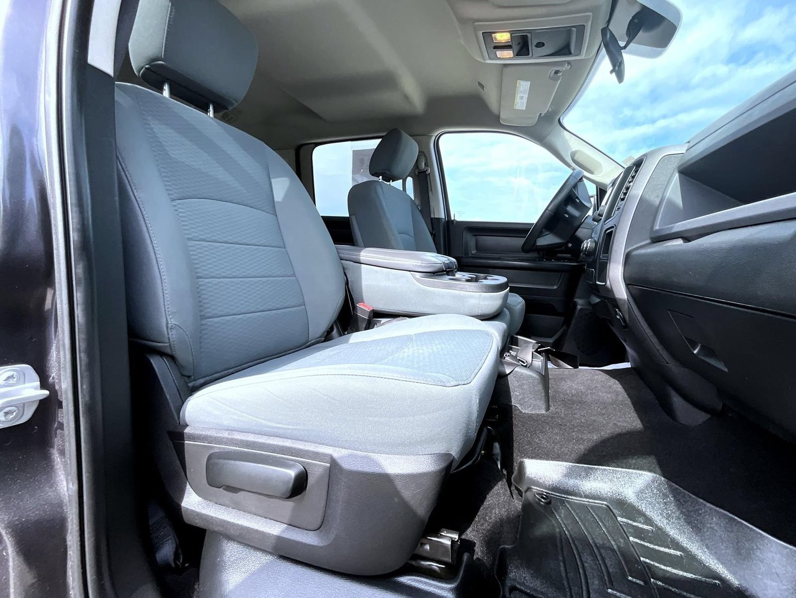 Used 2019 RAM 1500 Express AWD/4WD image 17