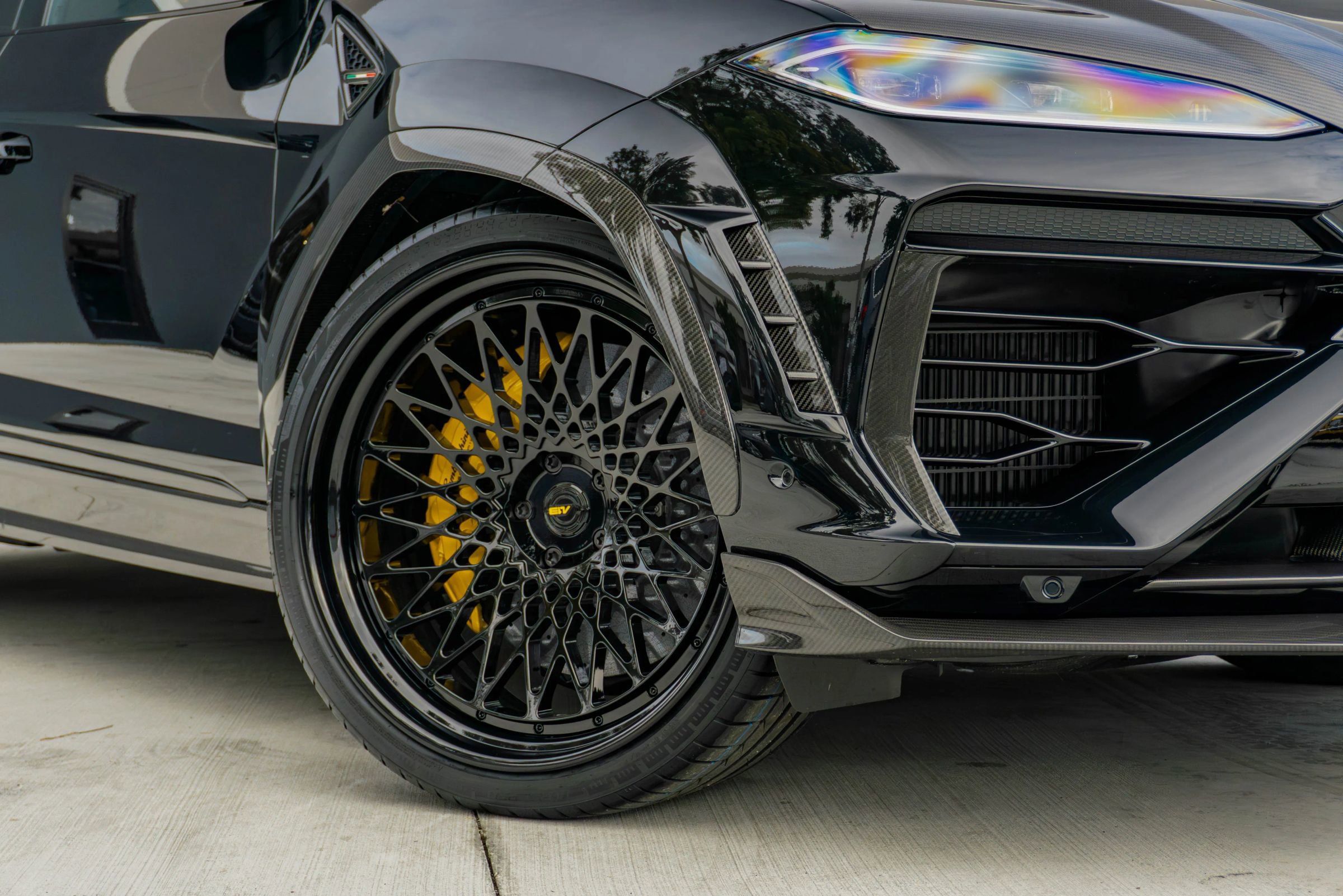 Used 2025 Lamborghini Urus SE image 35