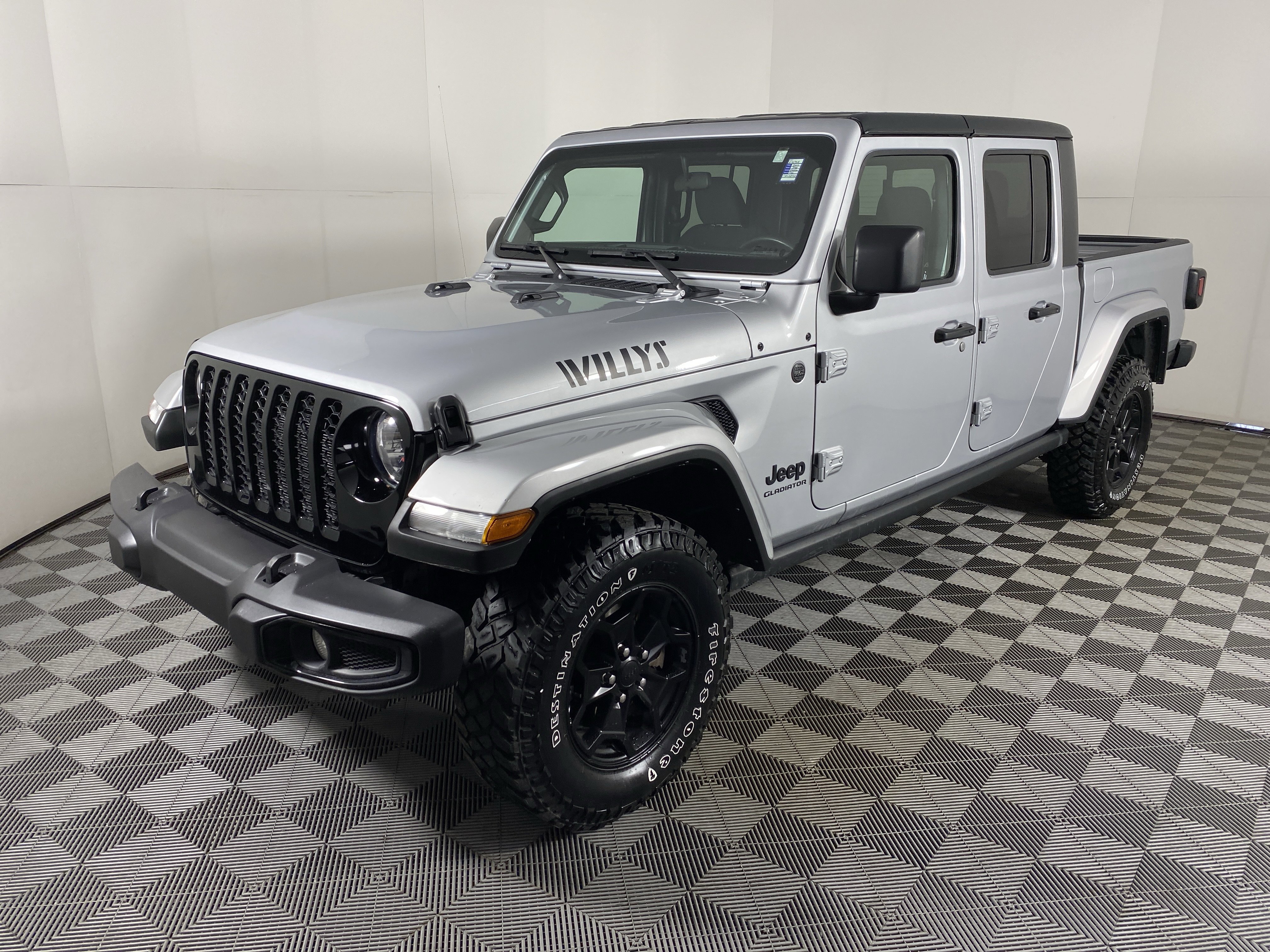Used 2022 Jeep Gladiator Willys AWD/4WD image 10