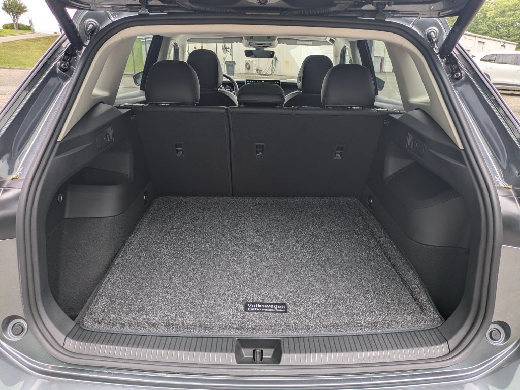 Certified 2025 Volkswagen Tiguan SE AWD/4WD image 13