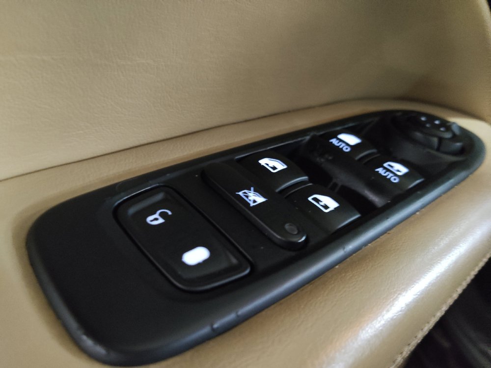 Used 2019 Jeep Compass Sport w/ Tech Group FWD image 27