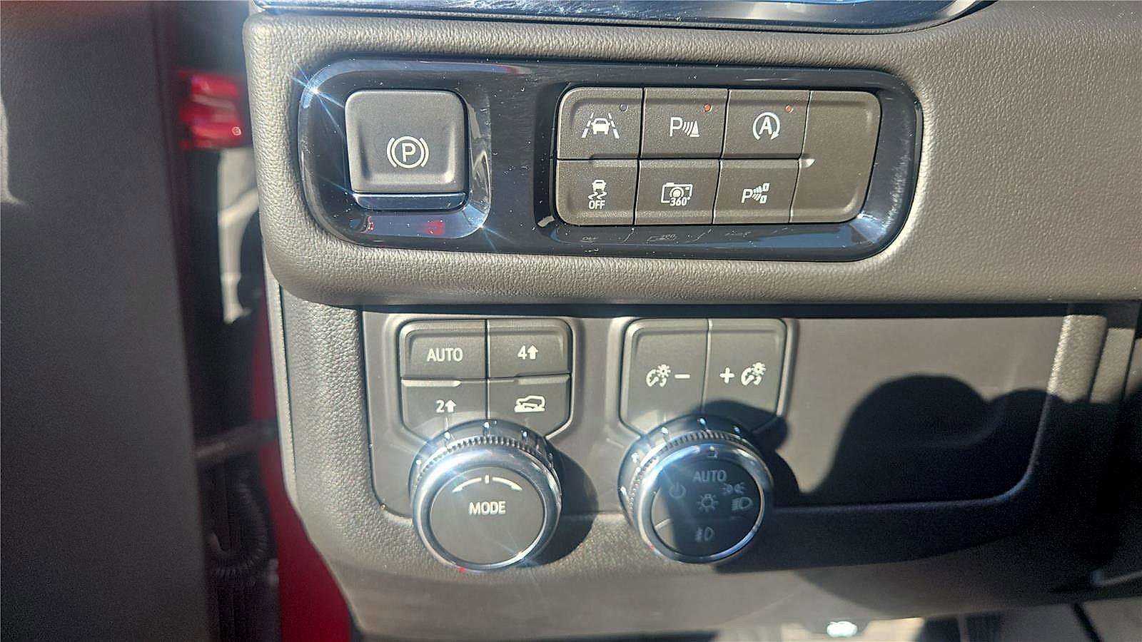 New 2026 GMC Yukon Elevation w/ LPO, Floor Liner Package image 32