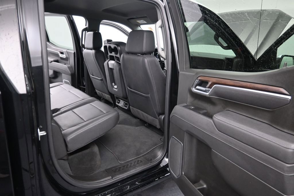 Used 2025 GMC Sierra 1500 SLT RWD image 11