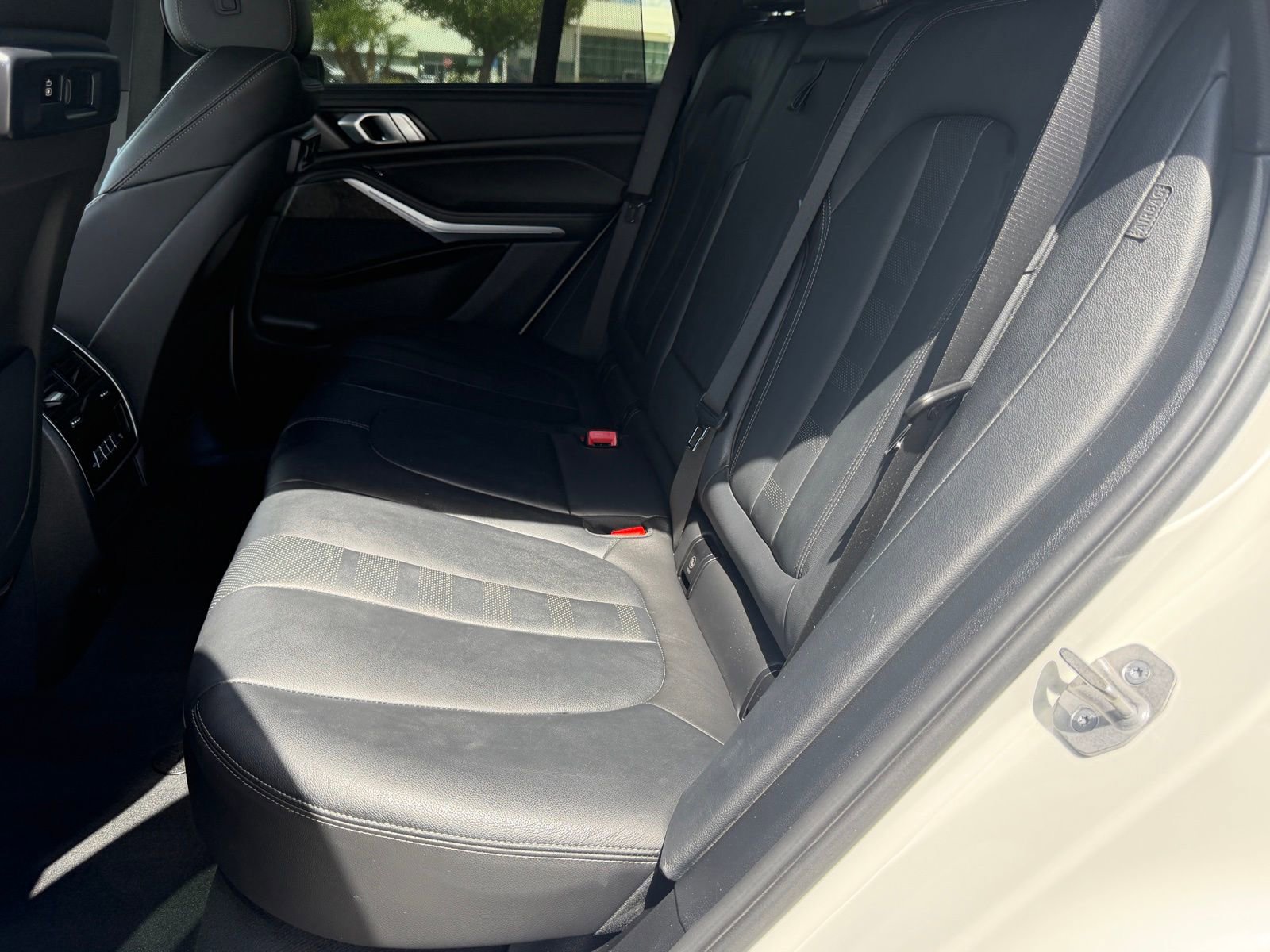 Certified 2022 BMW X5 xDrive40i w/ M Sport Package image 36