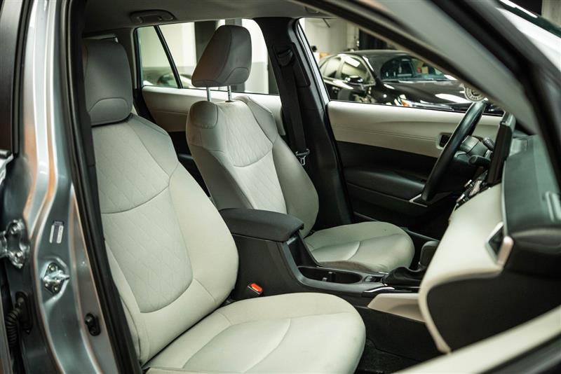 Used 2025 Toyota Corolla Cross L FWD image 13