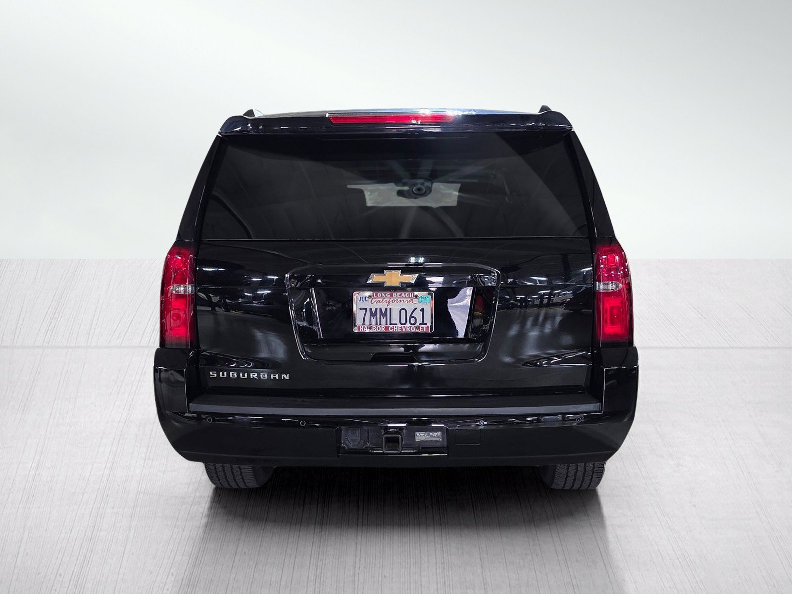 Used 2015 Chevrolet Suburban LT RWD image 6