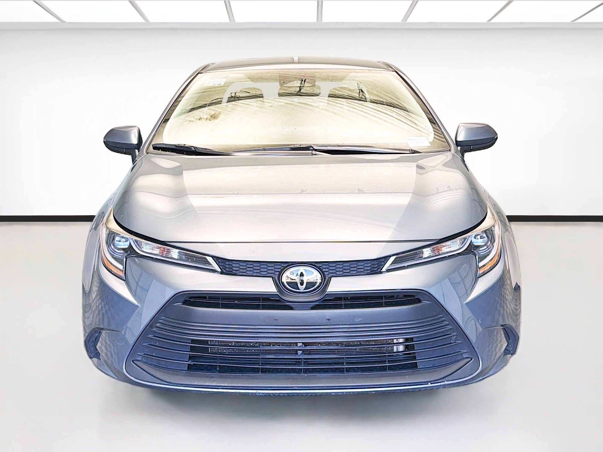 Used 2024 Toyota Corolla LE image 2