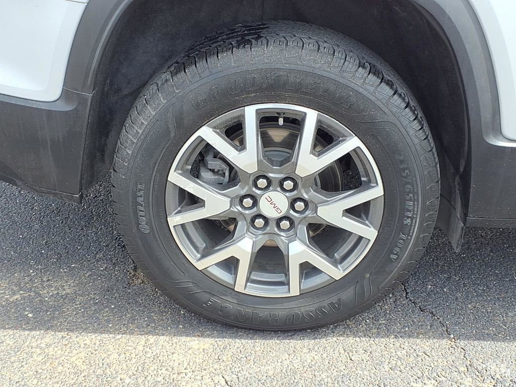 Used 2020 GMC Acadia SLE w/ LPO, Floor Liner Package image 9