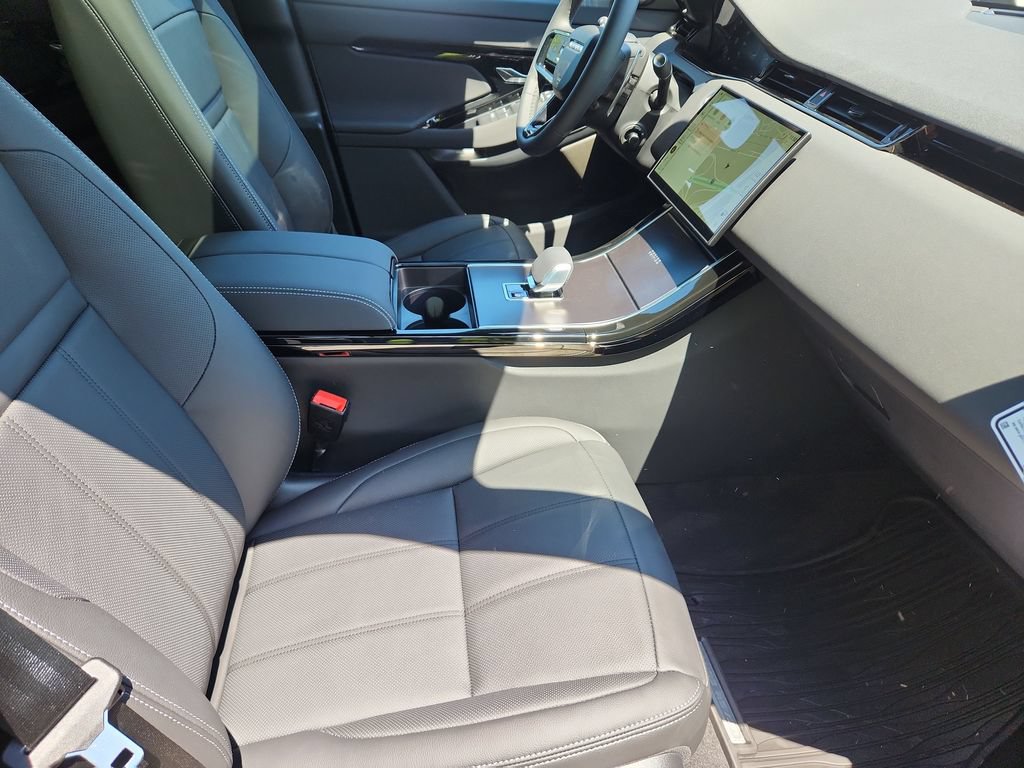 New 2026 Land Rover Range Rover Evoque Hoxton AWD/4WD image 3