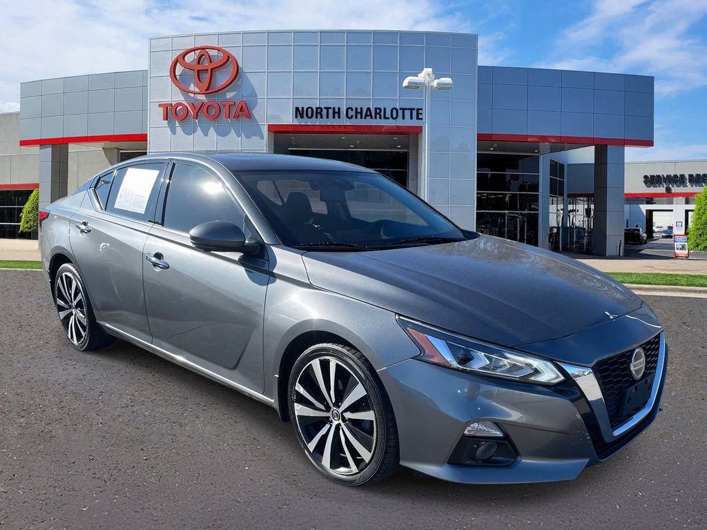 Used 2019 Nissan Altima 2.5 Platinum image 2