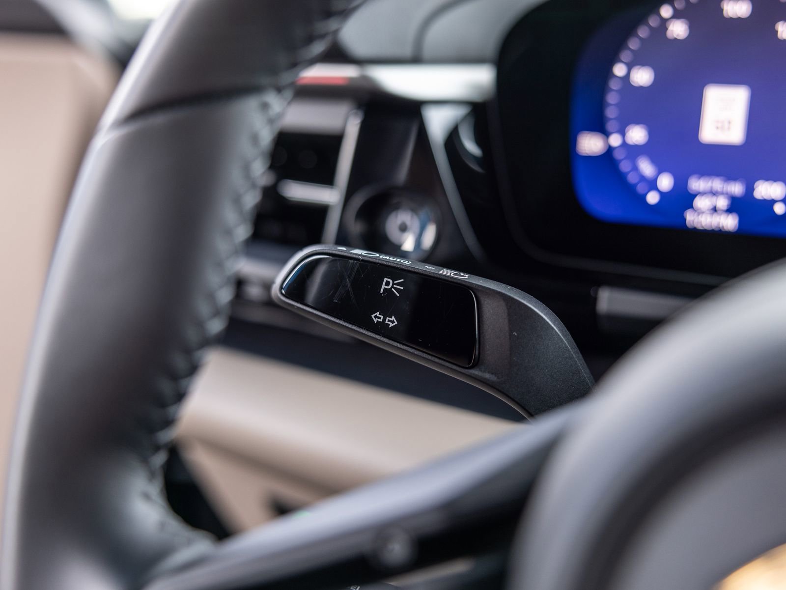 Certified 2025 Porsche Macan Electric image 46