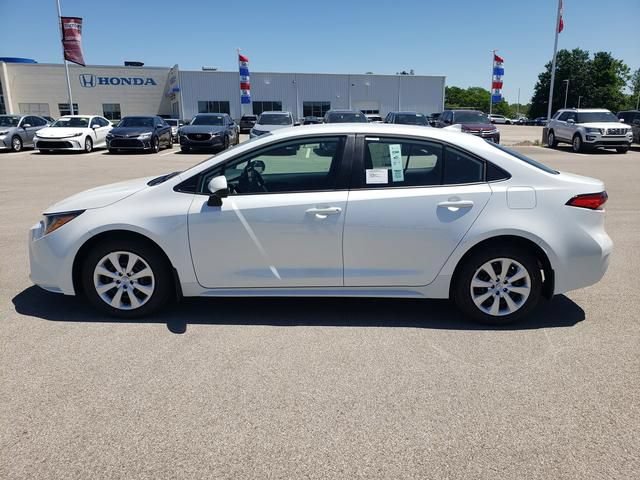 New 2026 Toyota Corolla LE FWD image 9