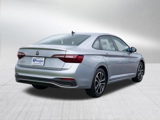 Used 2022 Volkswagen Jetta Sport FWD image 3