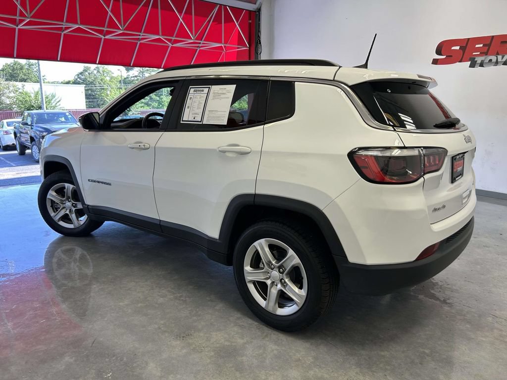 Used 2024 Jeep Compass Latitude AWD/4WD image 5