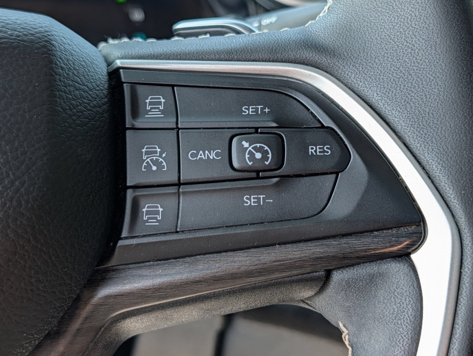 Used 2022 Jeep Grand Cherokee Limited 4xe AWD/4WD image 33