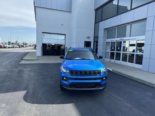 Used 2025 Jeep Compass Latitude w/ Convenience Group AWD/4WD image 7