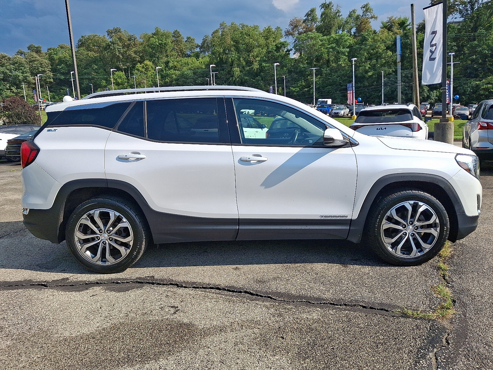 Used 2020 GMC Terrain SLT w/ Preferred Package AWD/4WD image 7