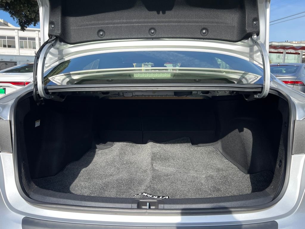 Certified 2021 Toyota Corolla LE w/ Carpet Mat Package (TMS) image 38