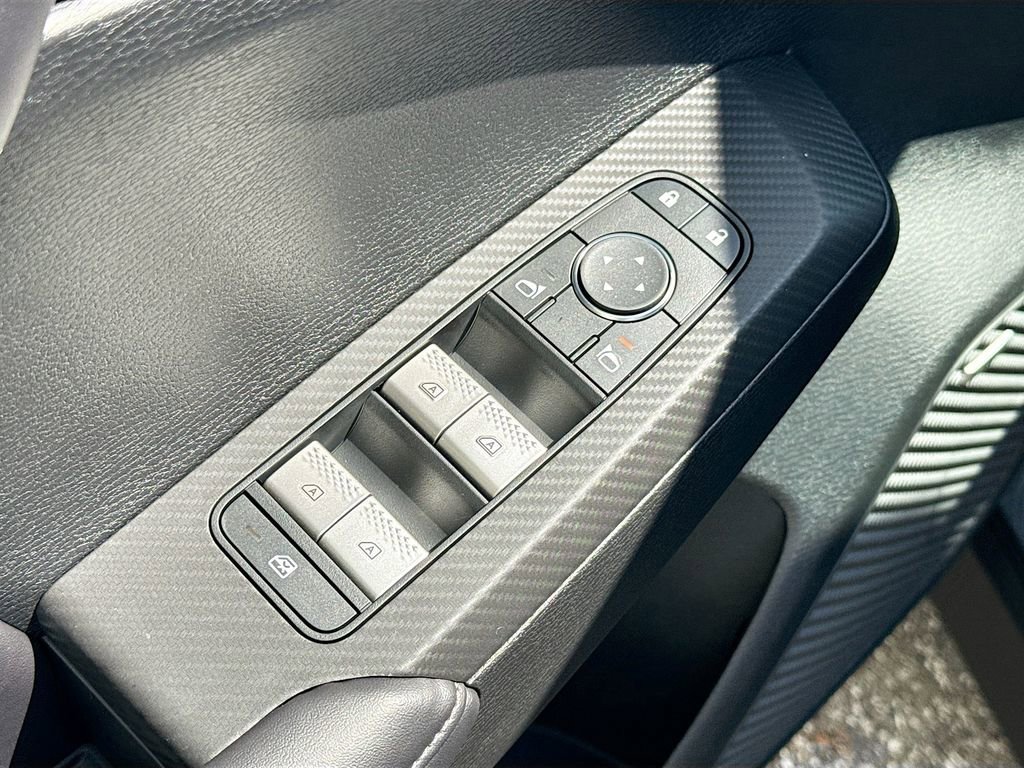 New 2026 Mitsubishi Outlander LE FWD image 17