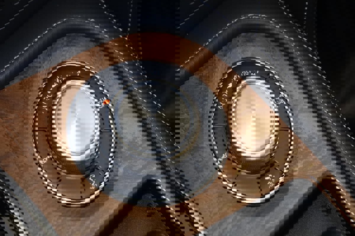 Used 2024 Nissan Armada SL w/ Captain's Chairs Package image 29