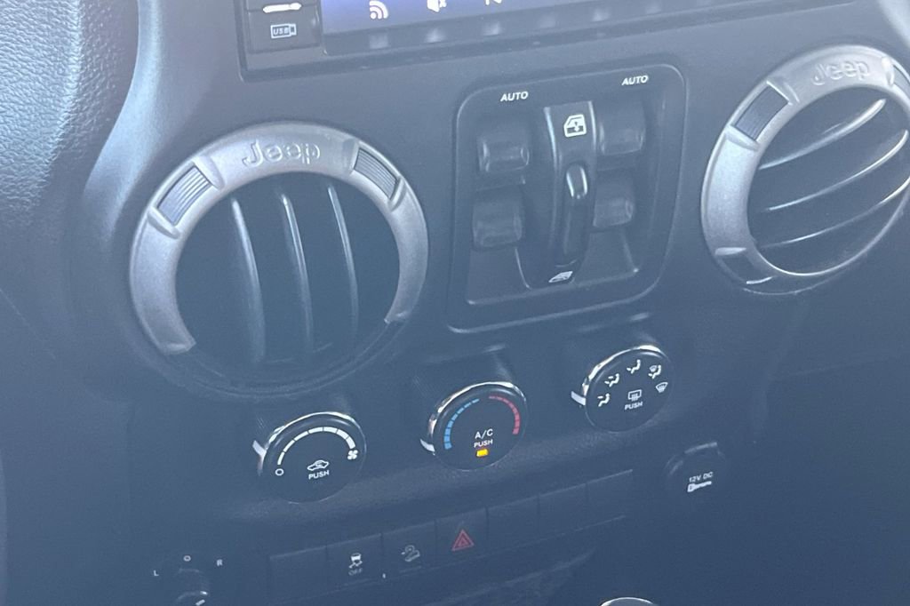 Used 2018 Jeep Wrangler Unlimited Sport S image 21