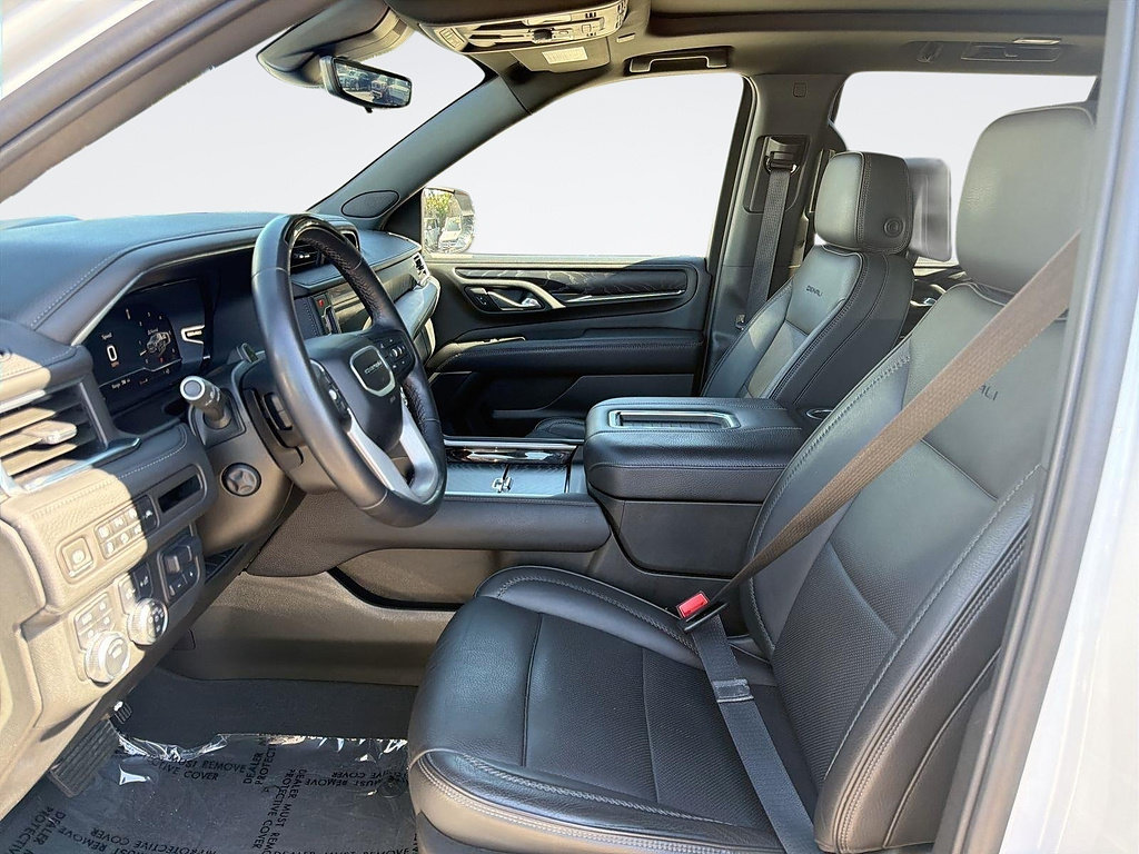 Used 2024 GMC Yukon Denali w/ Advanced Technology Package AWD/4WD image 21