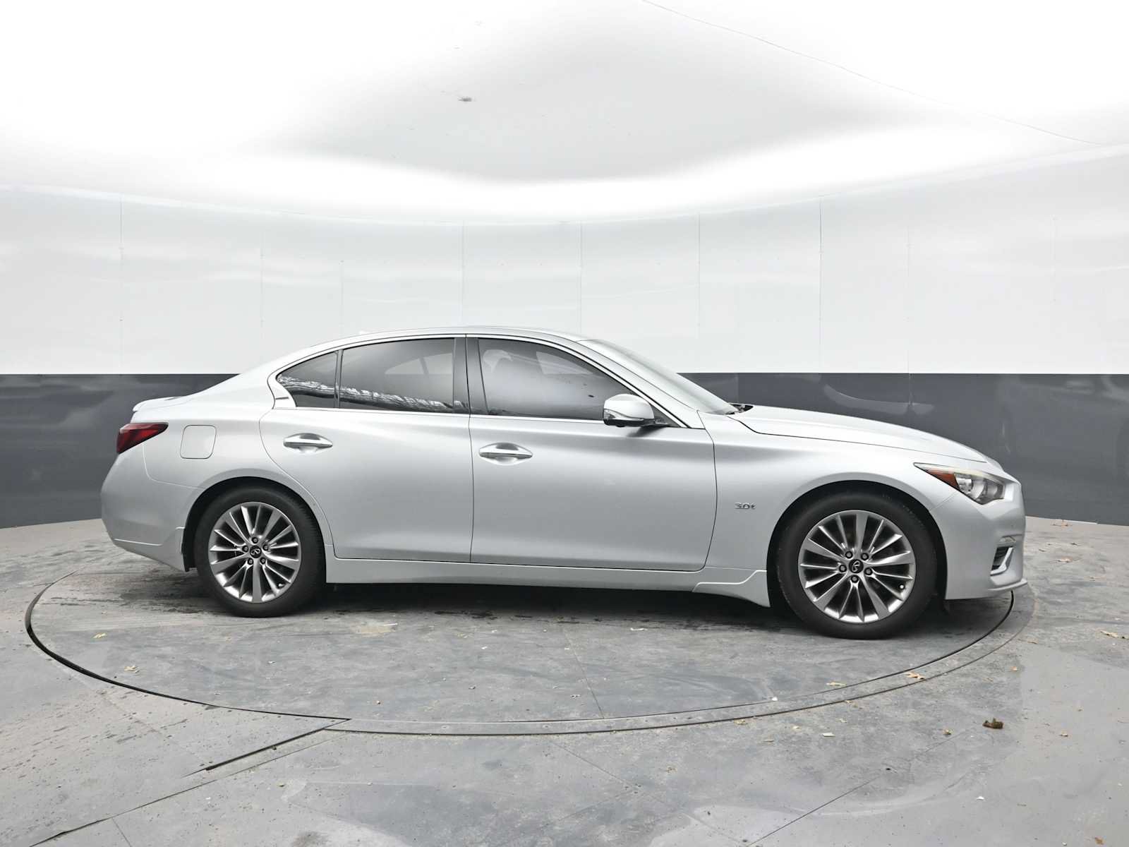 Used 2020 INFINITI Q50 Luxe w/ Essential Package (3.0T Luxe) AWD/4WD image 9