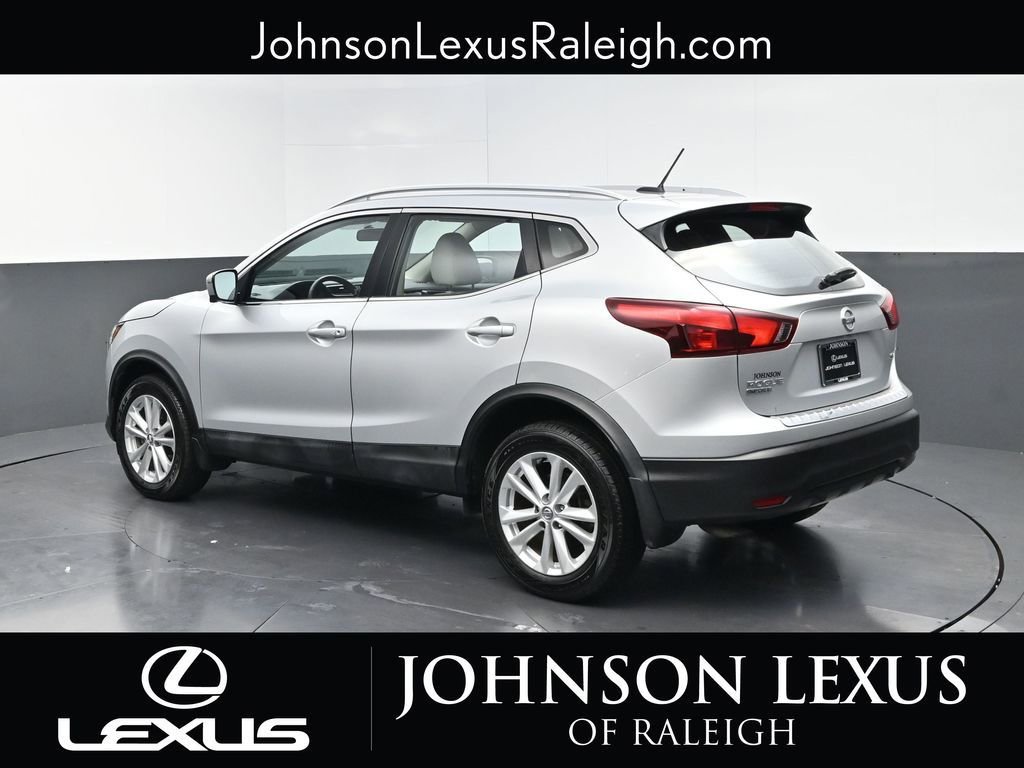 Used 2018 Nissan Rogue Sport SV w/ SV Technology Package FWD image 7