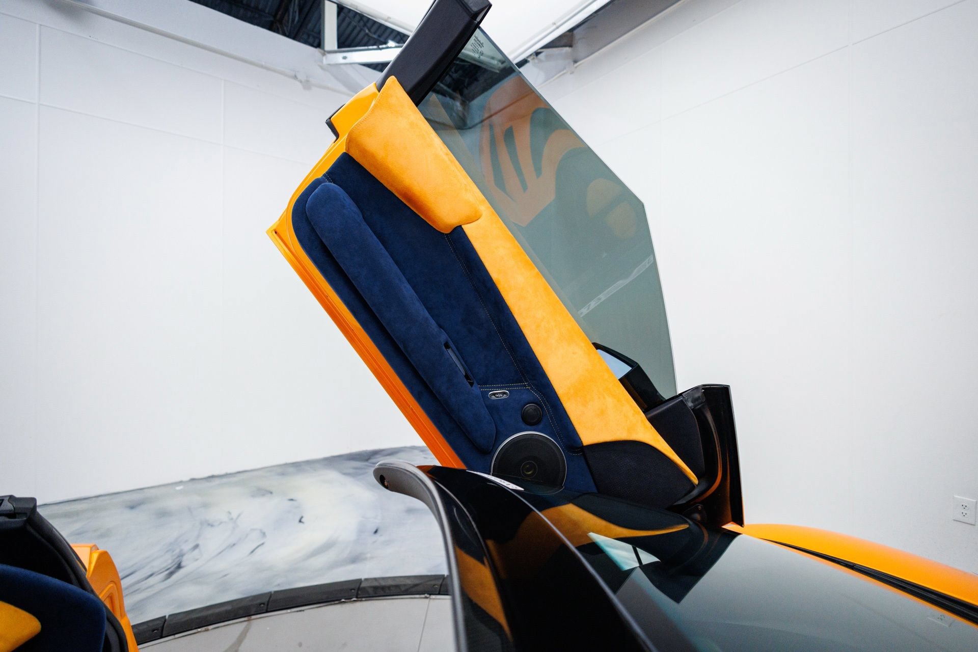 Used 2005 Lamborghini Murcielago Roadster AWD/4WD image 37
